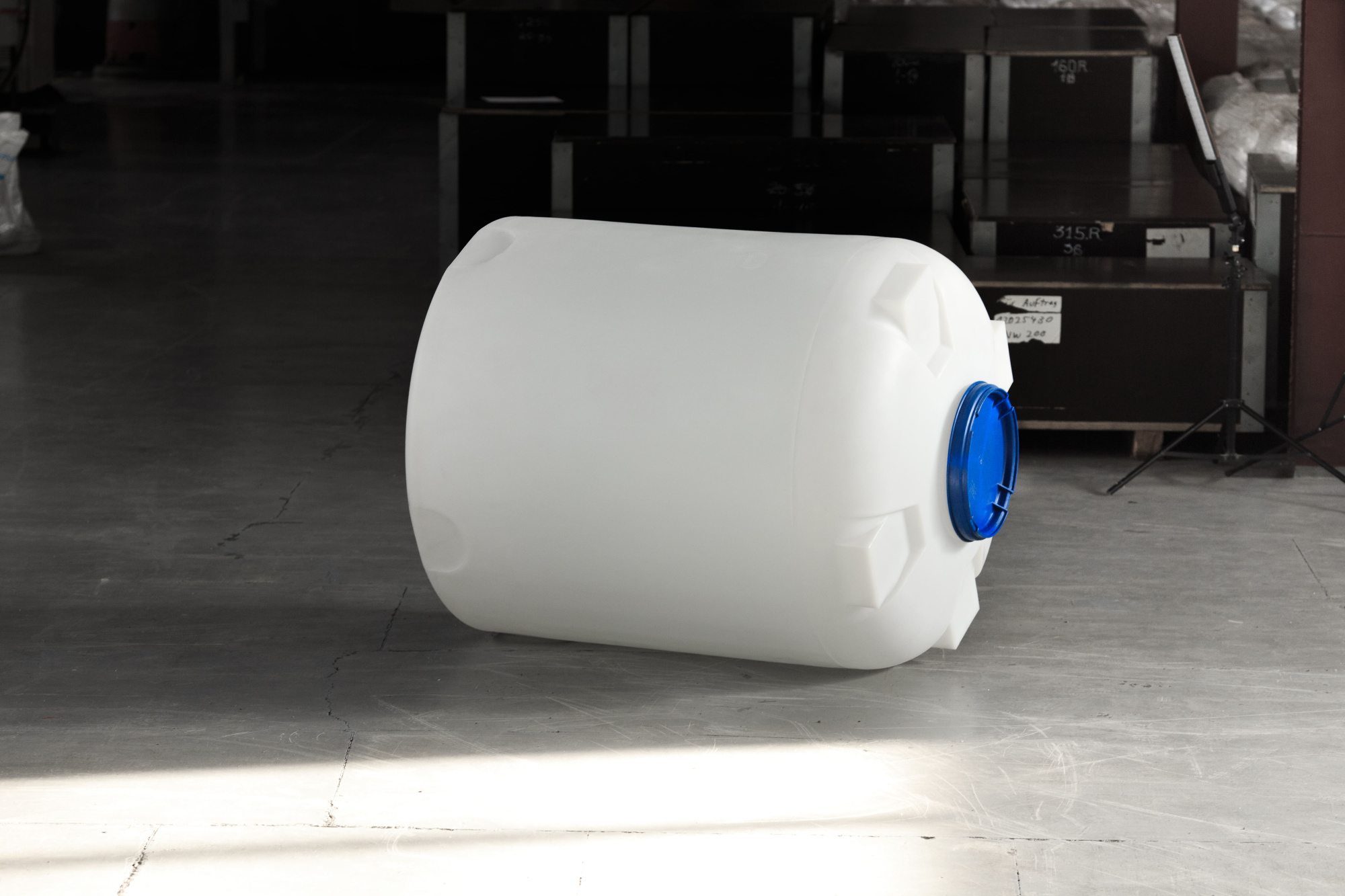 Бак вертикальный